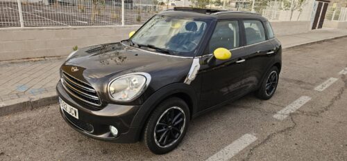 Volkswagen New Beetle 1.6 102CV | Compacto Icónico de Ocasión en Madrid