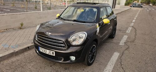 Volkswagen New Beetle 1.6 102CV | Compacto Icónico de Ocasión en Madrid