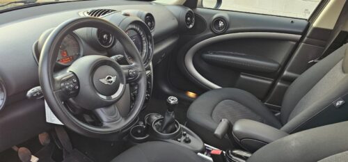 Volkswagen New Beetle 1.6 102CV | Compacto Icónico de Ocasión en Madrid