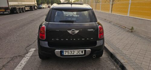 Volkswagen New Beetle 1.6 102CV | Compacto Icónico de Ocasión en Madrid