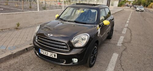 Volkswagen New Beetle 1.6 102CV | Compacto Icónico de Ocasión en Madrid