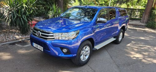TOYOTA Hilux 2.4 D4D Cabina Doble VX AT - Coche de Ocasión en Madrid