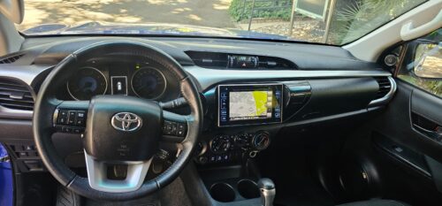 TOYOTA Hilux 2.4 D4D Cabina Doble VX AT - Coche de Ocasión en Madrid